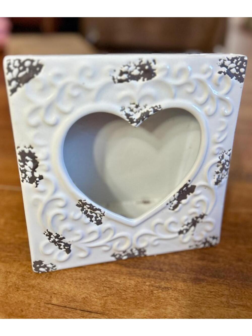 White Ceramic Heart-Shaped Photo Frame with Decorative Embossing